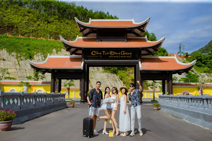 Khám Phá Cổng Trời Đông Giang – Hướng Dẫn Du Lịch Chi Tiết Khám Phá Cổng Trời Đông Giang – Hướng Dẫn Du Lịch Chi Tiết