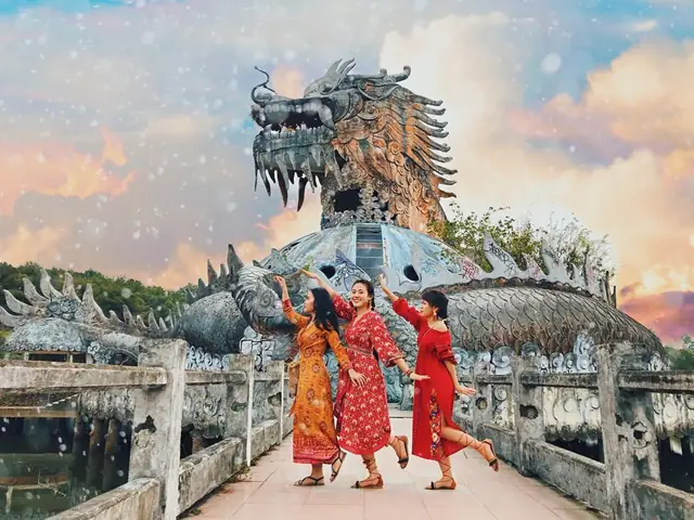 Công Viên Nước Bỏ Hoang Huế: Diện Mạo Mới & Vẻ Ma Mị