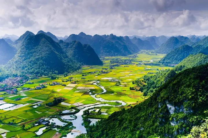 Công Viên Địa Chất: Khám Phá Di Sản Độc Đáo Việt Nam