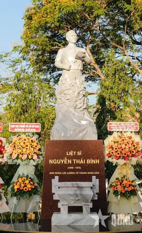 Công Viên Tượng Đài Nguyễn Thái Bình: Đánh Giá Và Kinh Nghiệm Tham Quan