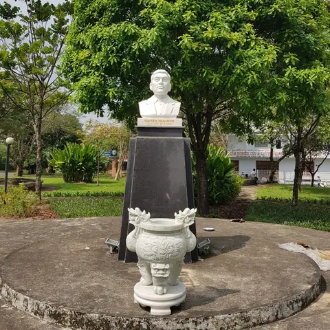 Công Viên Tượng Đài Nguyễn Thái Bình: Đánh Giá Và Kinh Nghiệm Tham Quan