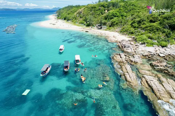 Khám Phá Cù Lao Mái Nhà – Đảo Robinson Đẹp Nhất Phú Yên