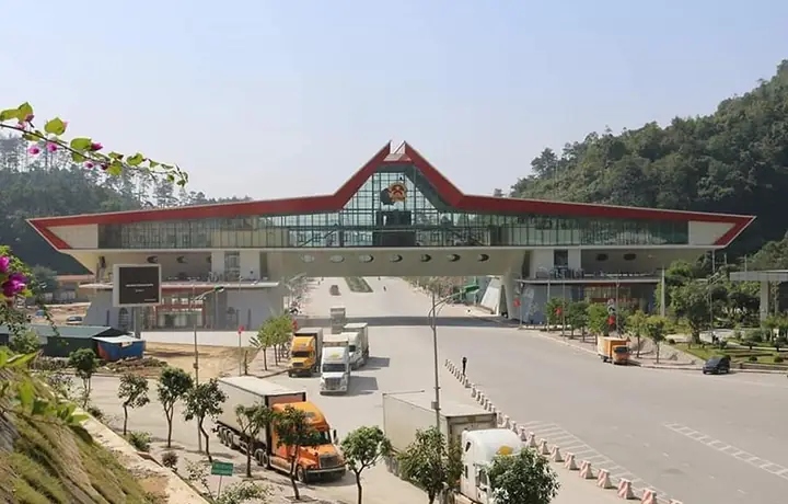 Cửa Khẩu Bằng Tường: Cẩm Nang Xuất Nhập Cảnh & Khám Phá Thành Phố Biên Giới