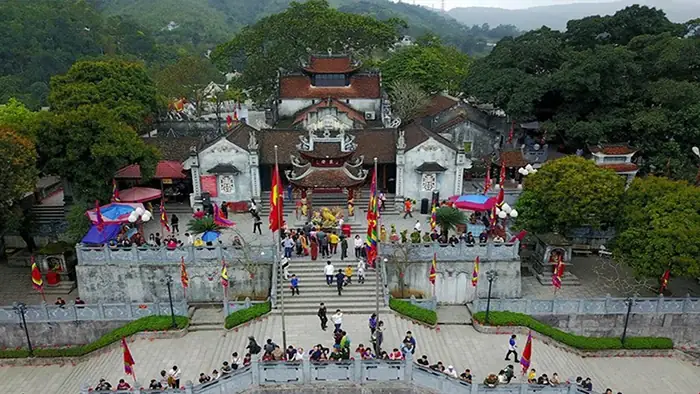 Khám Phá Đền Cửa Ông – Lịch Sử, Kiến Trúc Và Cách Tham Quan