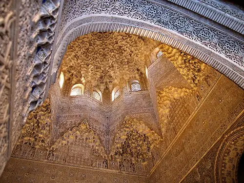 Khám Phá Alhambra – Cung Điện Hồi Giáo Kiệt Tác Ở Granada