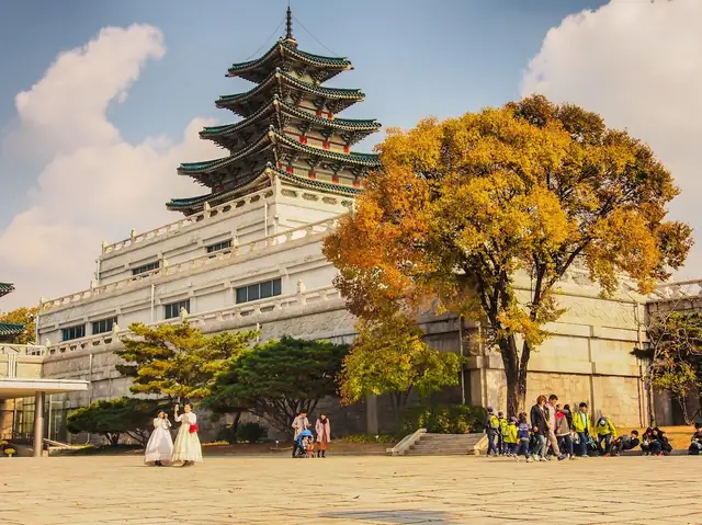 Cung Điện Gyeongbokgung: Cảnh Phúc Cung Và Kinh Nghiệm Tham Quan Toàn Diện Cung Điện Gyeongbokgung: Cảnh Phúc Cung Và Kinh Nghiệm Tham Quan Toàn Diện