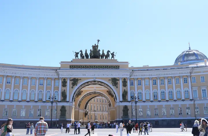 Cẩm Nang Cung Điện Mùa Đông Saint Petersburg: Từ Kiến Trúc Baroque Đỉnh Cao Đến Bảo Tàng Hermitage Vĩ Đại Cẩm Nang Cung Điện Mùa Đông Saint Petersburg: Từ Kiến Trúc Baroque Đỉnh Cao Đến Bảo Tàng Hermitage Vĩ Đại