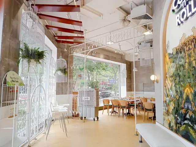 Khám Phá Cuốn N Roll Hoàng Đạo Thúy: Địa Chỉ, Menu & Trải Nghiệm