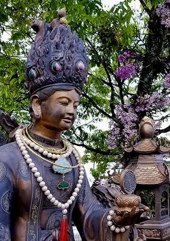 Khám Phá Ý Nghĩa Mẫu Cửu Trùng Thiên Và Cách Thờ Cúng Đúng