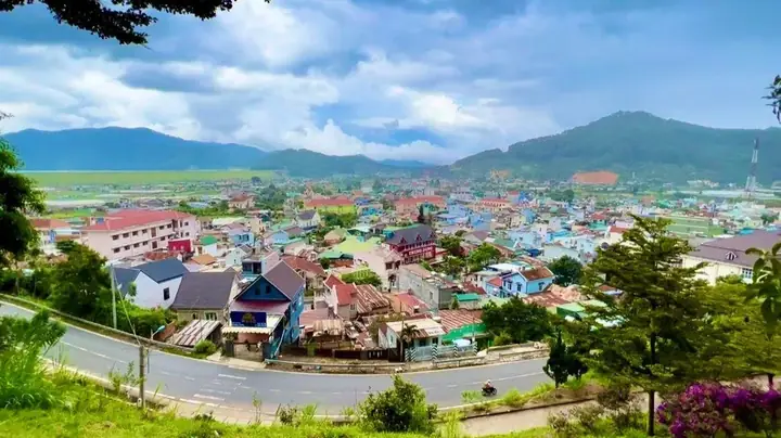 Thị Trấn Cổ D'ran: Vẻ Đẹp Và Dấu Ấn Lịch Sử