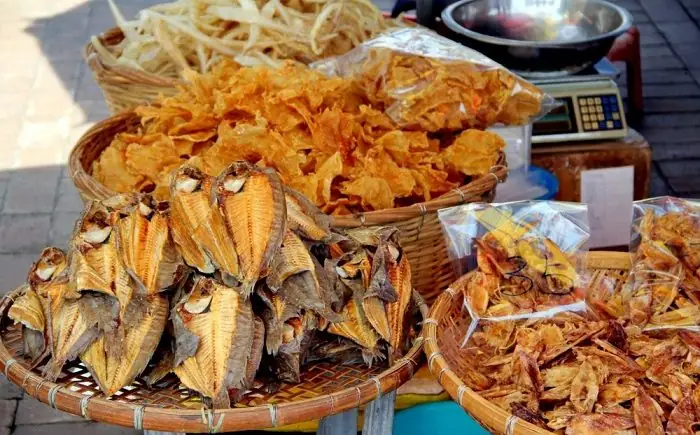 Top 10 Đặc Sản Đà Nẵng Làm Quà Tặng Được Ưa Chuộng Nhất