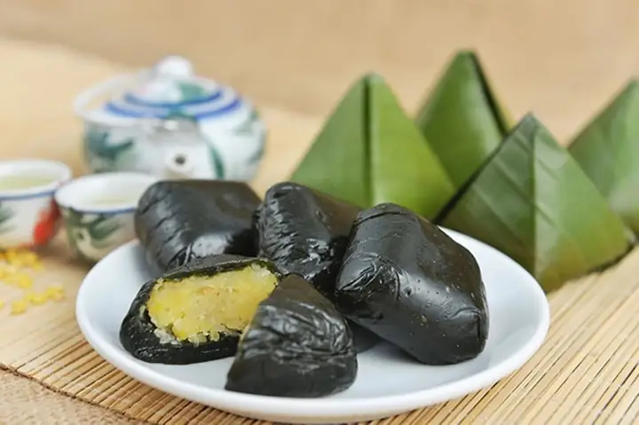 Khám Phá 15 Đặc Sản Quy Nhơn Ngon Nhất Cho Du Khách