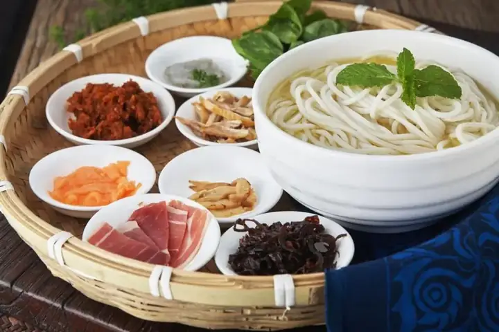 Đặc Sản Vân Nam Trung Quốc: 15 Món Ăn & Kinh Nghiệm Thưởng Thức