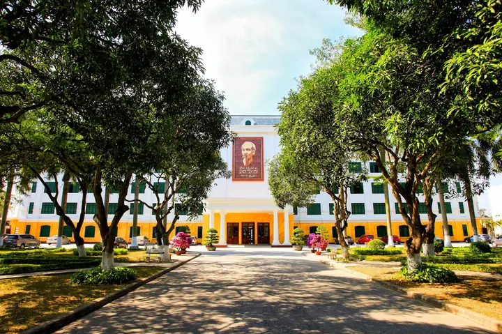 Đại Học Nông Nghiệp Hà Nội: Điểm Tham Quan Kiến Trúc Pháp & Không Gian Xanh Đáng Ghé Đại Học Nông Nghiệp Hà Nội: Điểm Tham Quan Kiến Trúc Pháp & Không Gian Xanh Đáng Ghé