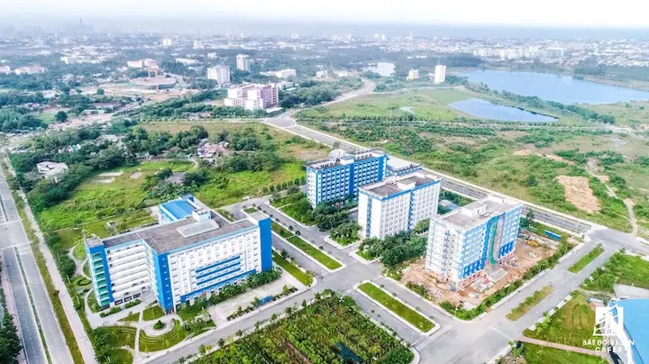 Review Làng Đại Học Quốc Gia Thủ Đức: Trải Nghiệm Không Gian Đại Học Hiện Đại Ẩm Thực Sinh Viên