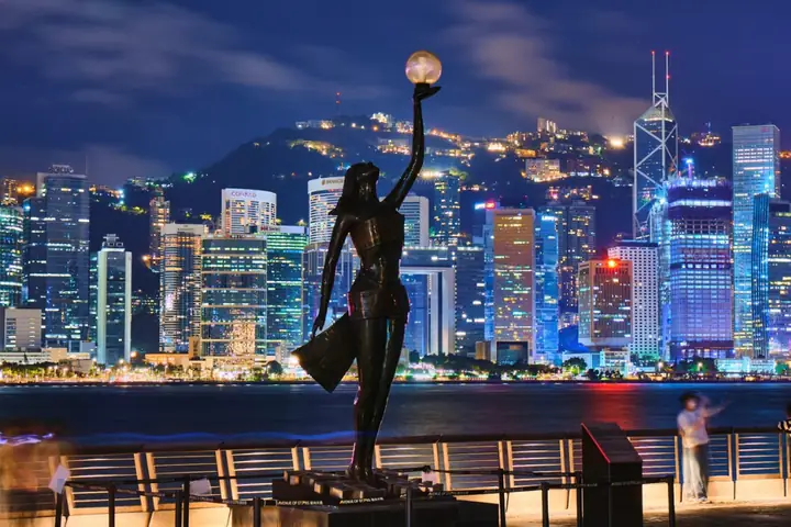 Khám Phá Đại Lộ Ngôi Sao Hong Kong: Lịch Sử, Điểm Nổi Bật Và Hướng Dẫn Tham Quan Khám Phá Đại Lộ Ngôi Sao Hong Kong: Lịch Sử, Điểm Nổi Bật Và Hướng Dẫn Tham Quan