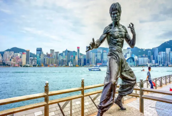 Khám Phá Đại Lộ Ngôi Sao Hong Kong: Lịch Sử, Điểm Nổi Bật Và Hướng Dẫn Tham Quan Khám Phá Đại Lộ Ngôi Sao Hong Kong: Lịch Sử, Điểm Nổi Bật Và Hướng Dẫn Tham Quan