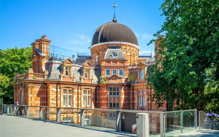 Khám Phá Đài Thiên Văn Hoàng Gia Greenwich: Lịch Sử, Kiến Trúc
