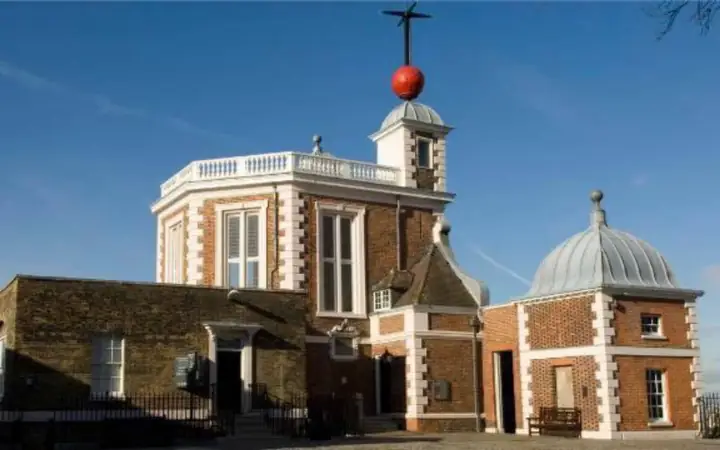 Khám Phá Đài Thiên Văn Hoàng Gia Greenwich: Lịch Sử, Kiến Trúc