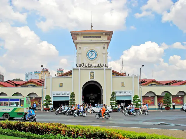 Cách Đi Từ Chợ Bến Thành Đến Dinh Độc Lập: So Sánh Chi Tiết 4 Phương Tiện Di Chuyển Cách Đi Từ Chợ Bến Thành Đến Dinh Độc Lập: So Sánh Chi Tiết 4 Phương Tiện Di Chuyển