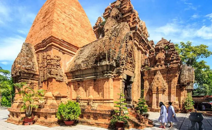 Khám Phá 12 Danh Lam Thắng Cảnh Nha Trang Hấp Dẫn Cho Du Khách Khám Phá 12 Danh Lam Thắng Cảnh Nha Trang Hấp Dẫn Cho Du Khách