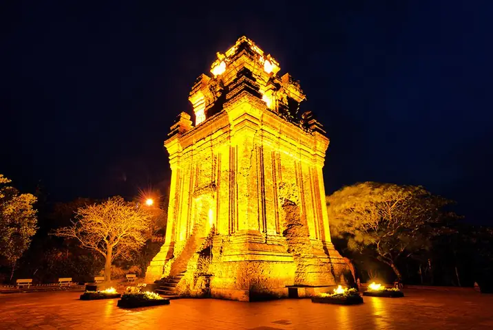 Khám Phá 10 Địa Điểm Du Lịch Hàng Đầu Ở Phú Yên Khám Phá 10 Địa Điểm Du Lịch Hàng Đầu Ở Phú Yên
