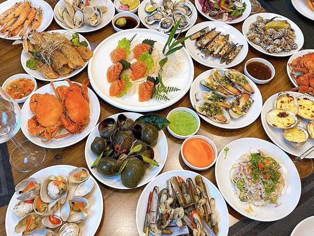 Top Nhà Hàng Quận 1: Cẩm Nang Ăn Uống Từ Truyền Thống Đến Hiện Đại Top Nhà Hàng Quận 1: Cẩm Nang Ăn Uống Từ Truyền Thống Đến Hiện Đại