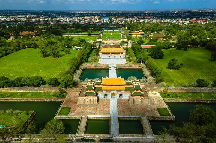 Đặt Vé Tàu Đi Quảng Bình: Đánh Giá Chi Tiết Từ Hà Nội, Sài Gòn, Huế & Đà Nẵng