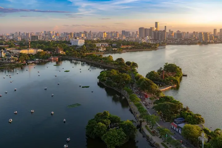 Đặt Vé Tàu Đi Quảng Bình: Đánh Giá Chi Tiết Từ Hà Nội, Sài Gòn, Huế & Đà Nẵng