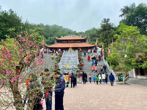 Đền Chu Văn An Hà Nội: Lịch Sử, Kiến Trúc Và Ý Nghĩa