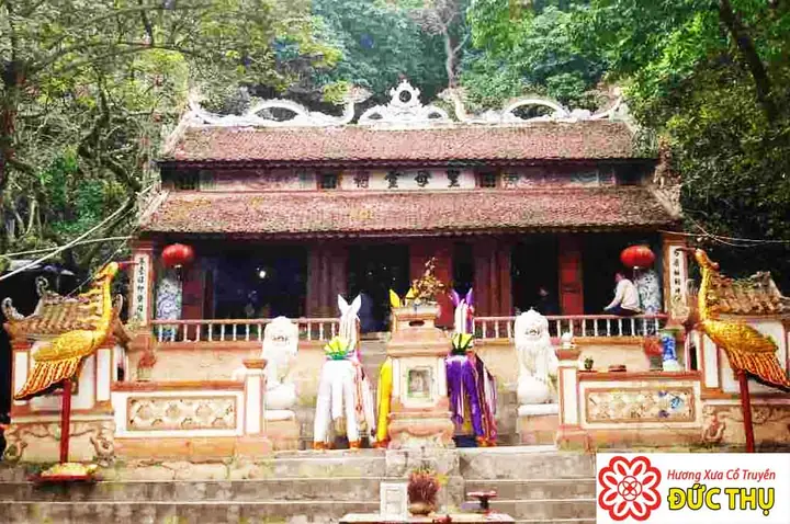 Hướng Dẫn Tham Quan Đền Cô Chín Thanh Hóa – Cầu May & Lễ Nghi
