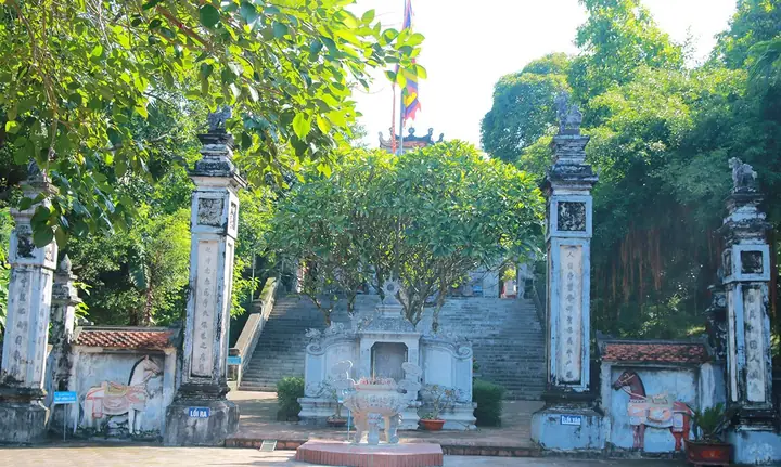 Đền Cuông Nghệ An Thờ Ai? Bí Ẩn Lịch Sử Và Ý Nghĩa Tín Ngưỡng Đền Cuông Nghệ An Thờ Ai? Bí Ẩn Lịch Sử Và Ý Nghĩa Tín Ngưỡng