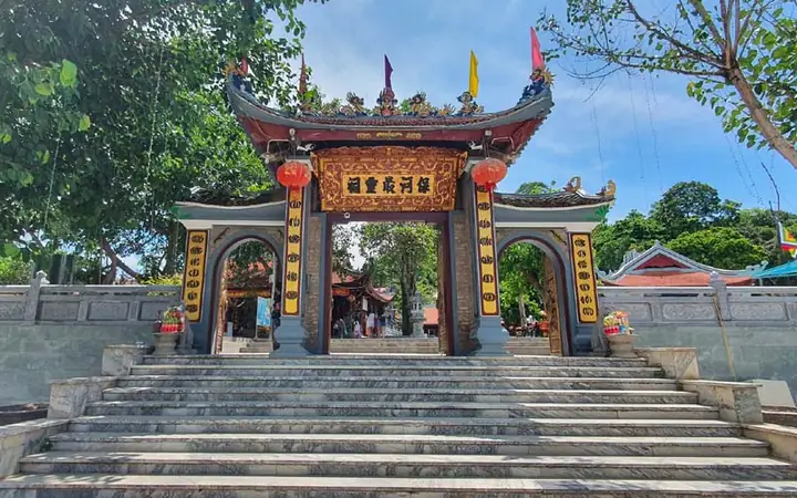 Đền Ông Hoàng 7 Ở Đâu? Hướng Dẫn Chi Tiết Vị Trí, Lịch Sử & Cách Đến Đền Ông Hoàng 7 Ở Đâu? Hướng Dẫn Chi Tiết Vị Trí, Lịch Sử & Cách Đến