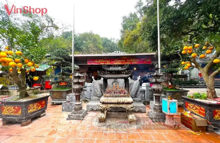 Khám Phá Đền Ông Hoàng Mười – Lịch Sử, Địa Điểm & Lễ Hội Khám Phá Đền Ông Hoàng Mười – Lịch Sử, Địa Điểm & Lễ Hội