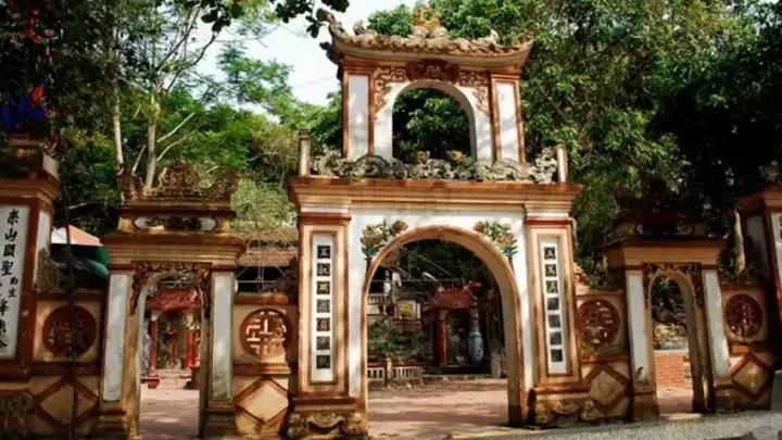 Khám Phá Đền Ông Hoàng Mười – Lịch Sử, Địa Điểm & Lễ Hội Khám Phá Đền Ông Hoàng Mười – Lịch Sử, Địa Điểm & Lễ Hội