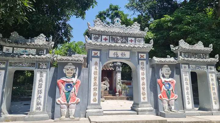 Đền Mẫu Liễu Hạnh: Vị Trí & Ý Nghĩa Tâm Linh