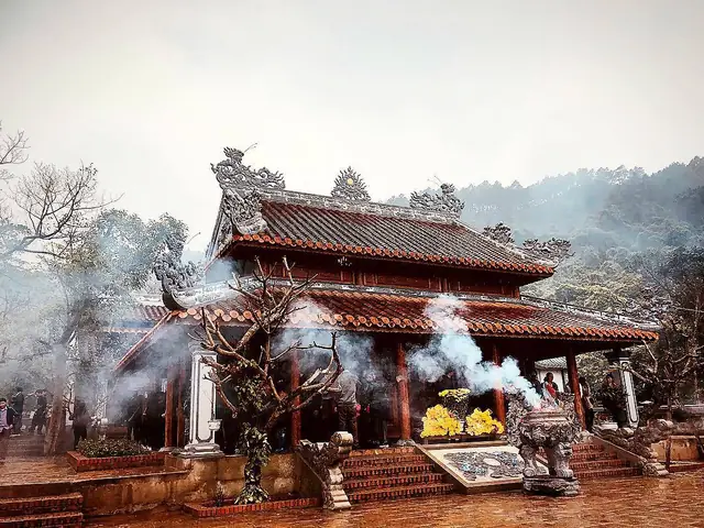 Đền Mẫu Liễu Hạnh: Vị Trí & Ý Nghĩa Tâm Linh