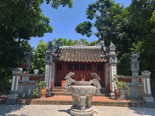 Đền Mẫu Liễu Hạnh: Vị Trí & Ý Nghĩa Tâm Linh