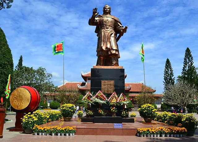 Đền Thờ Quang Trung Bình Định: Hành Trình Về Với Di Sản Lịch Sử Quan Trọng Đền Thờ Quang Trung Bình Định: Hành Trình Về Với Di Sản Lịch Sử Quan Trọng