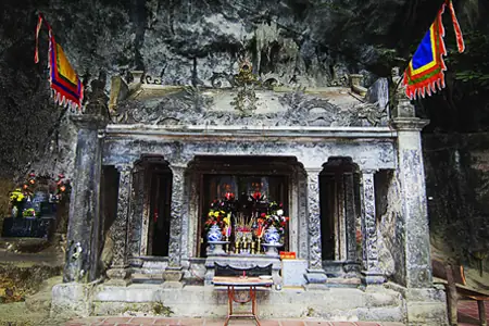 Đền Thờ Quý Minh Đại Vương: Cẩm Nang Khám Phá Di Tích Lịch Sử Trong Khu Di Sản Tràng An