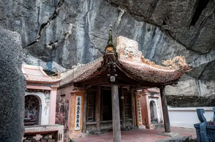 Đền Thờ Quý Minh Đại Vương: Cẩm Nang Khám Phá Di Tích Lịch Sử Trong Khu Di Sản Tràng An Đền Thờ Quý Minh Đại Vương: Cẩm Nang Khám Phá Di Tích Lịch Sử Trong Khu Di Sản Tràng An