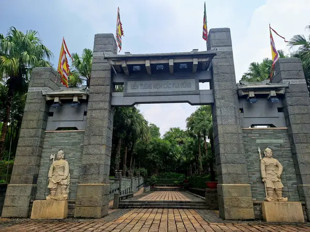 Khám Phá Đền Hùng Quận 9 – Lịch Sử, Vị Trí & Lịch Trình Tham Quan