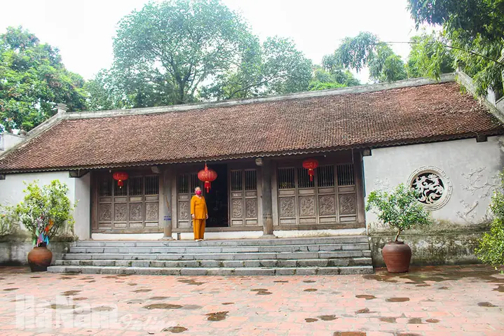 Khám Phá Đền Trúc – Địa Danh Du Lịch Linh Thiêng Bên Sông Đáy
