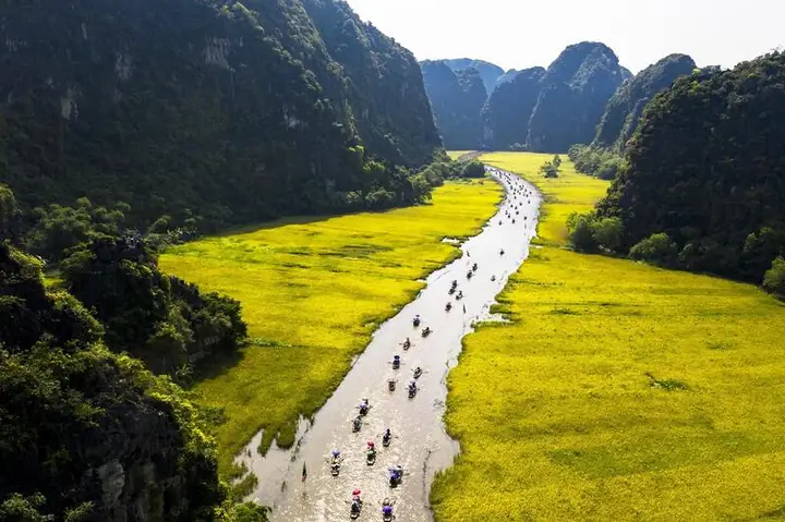 Khám Phá Thời Gian Du Lịch Ninh Bình Đẹp Nhất Cho Mọi Mùa Khám Phá Thời Gian Du Lịch Ninh Bình Đẹp Nhất Cho Mọi Mùa
