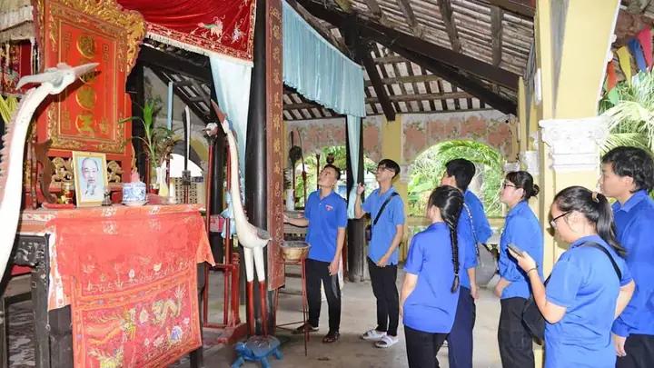 Đình Phú Nhuận Bến Tre: Hành Trình Khám Phá Di Sản Văn Hóa Trăm Năm