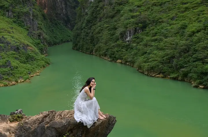 Cẩm Nang Đi Thuyền Trên Sông Nho Quế: Trải Nghiệm Khó Quên Tại Hà Giang