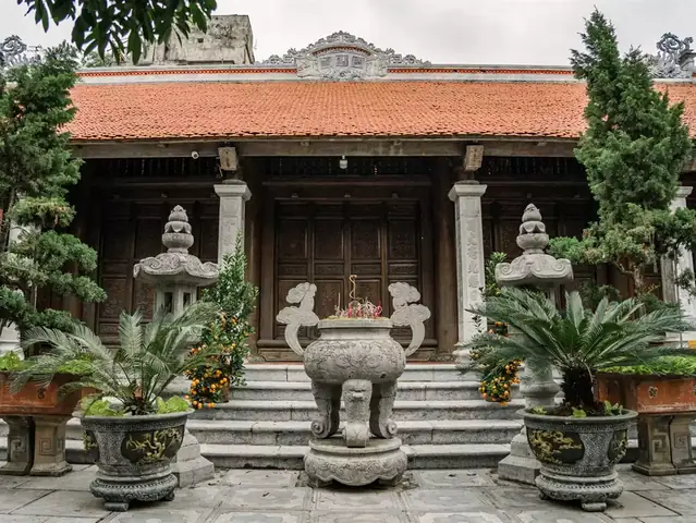Chùa Hương Tuyết Hà Nội: Cổng Vào Lịch Sử Cách Mạng Và Kiến Trúc Tâm Linh Độc Đáo Chùa Hương Tuyết Hà Nội: Cổng Vào Lịch Sử Cách Mạng Và Kiến Trúc Tâm Linh Độc Đáo