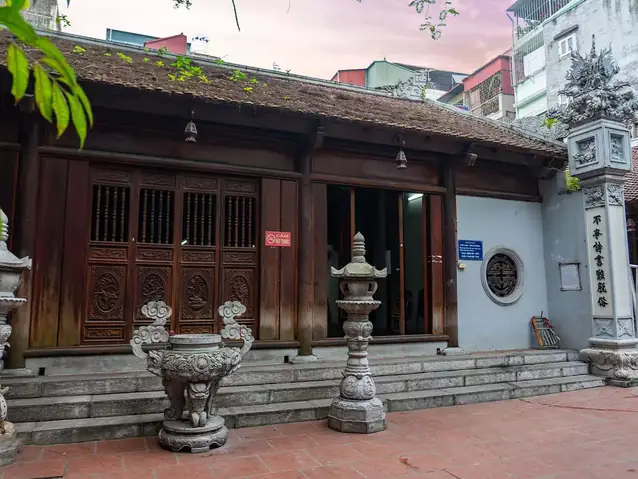 Chùa Hương Tuyết Hà Nội: Cổng Vào Lịch Sử Cách Mạng Và Kiến Trúc Tâm Linh Độc Đáo Chùa Hương Tuyết Hà Nội: Cổng Vào Lịch Sử Cách Mạng Và Kiến Trúc Tâm Linh Độc Đáo