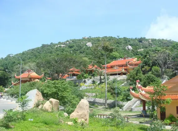 Khám Phá Núi Minh Đạm – Địa Điểm Du Lịch Lịch Sử Hàng Đầu Vũng Tàu