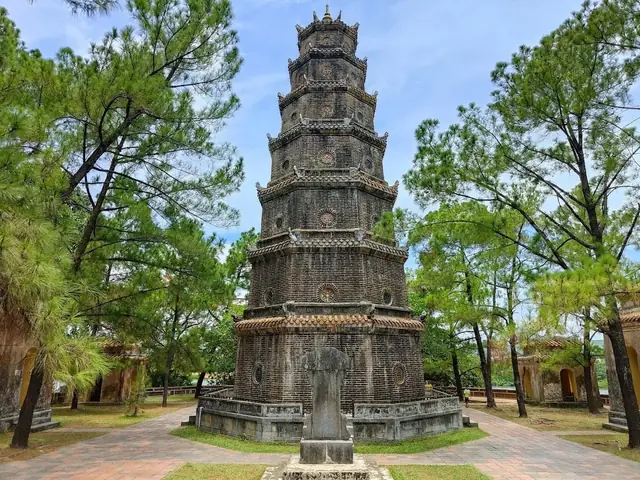 Khám Phá Di Tích Lịch Sử Huế: Top Địa Điểm Nổi Tiếng